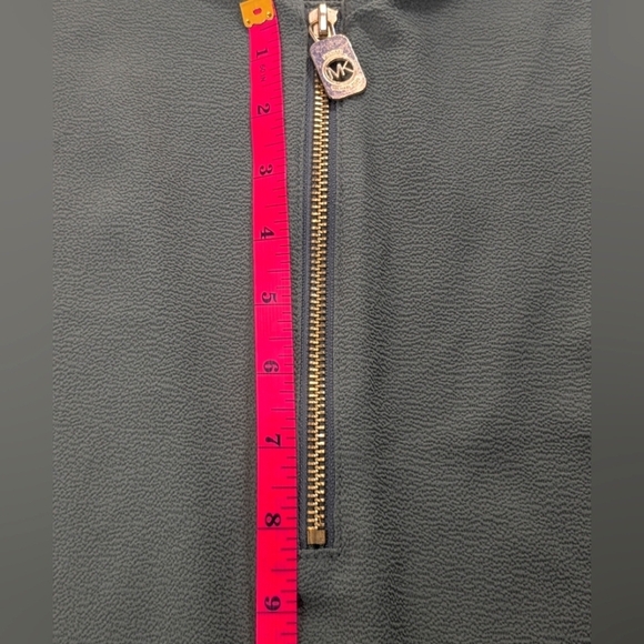 Michael Michael Kors Olive Green Ruffle/Flutter Sleeve Gold Zip Top Size Medium - Picture 12 of 12